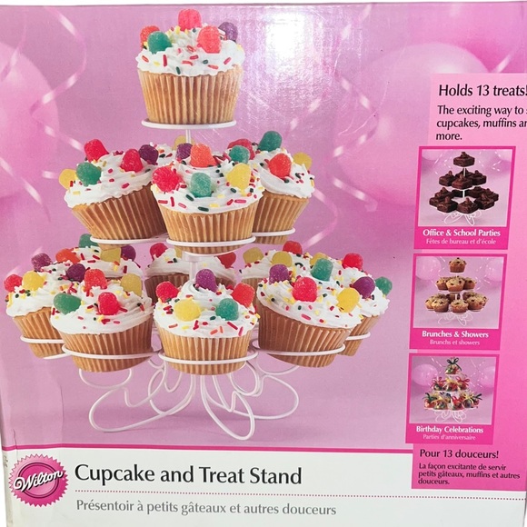 Wilton Other - Wilton Cupcake/Treat Holder - NIB